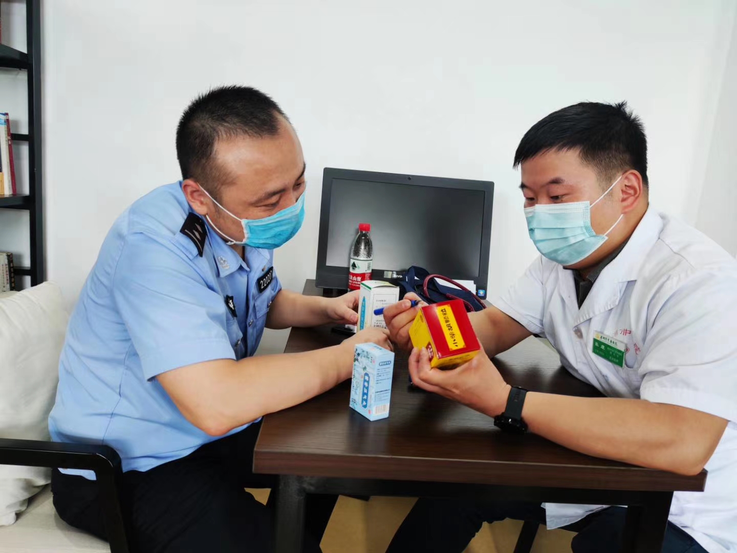 八一慰問送健康  共敘軍民魚水情——我院組織八一慰問活動(圖5)