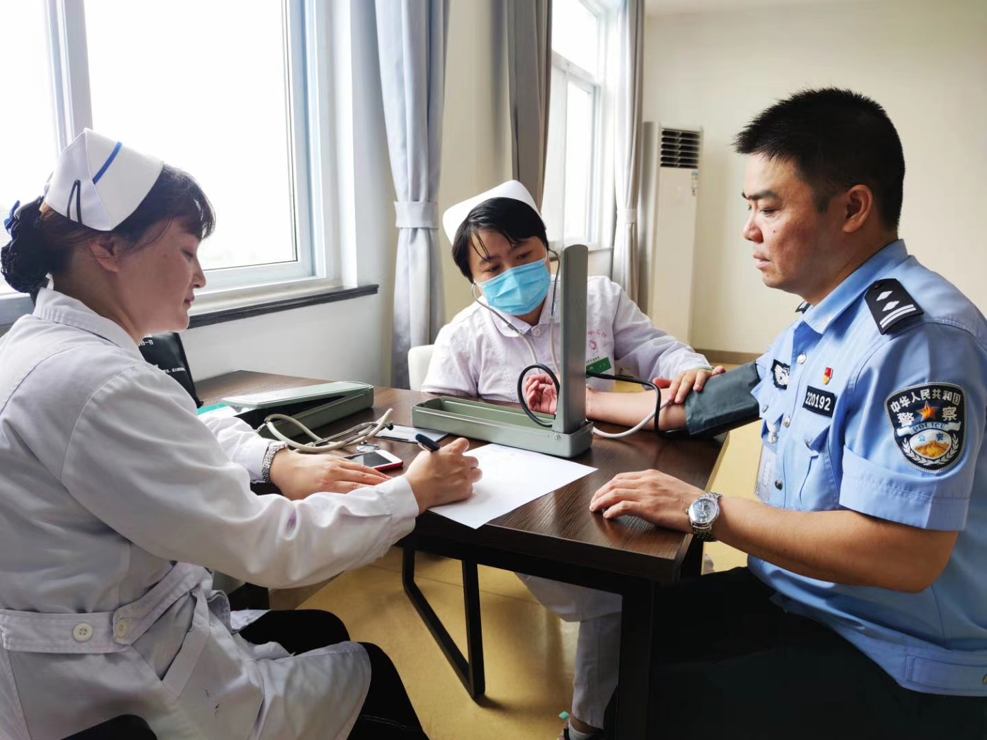 八一慰問送健康  共敘軍民魚水情——我院組織八一慰問活動(圖6)