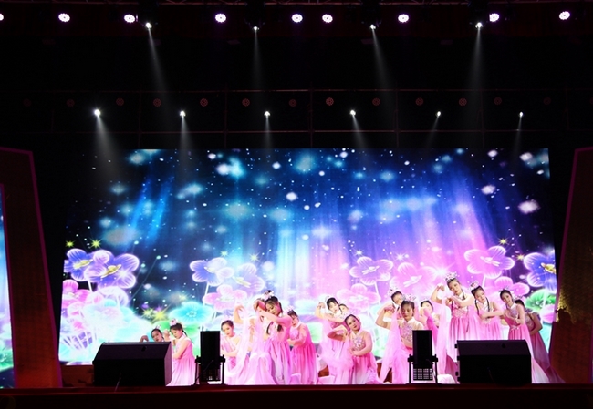 【甲子弦歌 逐夢(mèng)杏林】我校隆重舉行建校60周年慶典晚會(huì)(圖13)