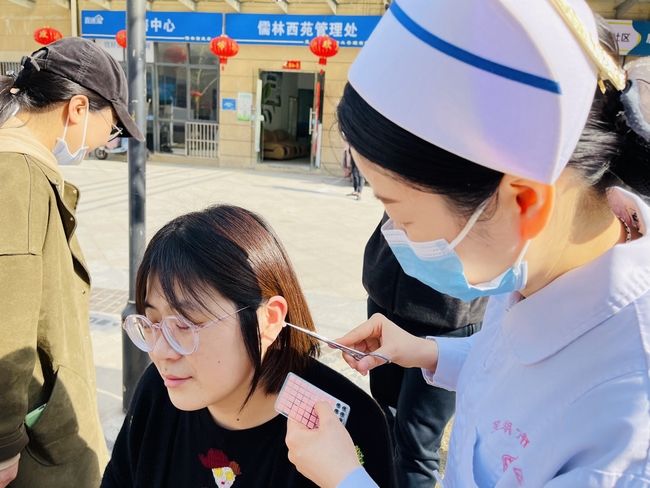 【我為群眾辦實事】校院聯(lián)合辦義診  真情服務(wù)學(xué)雷鋒(圖5)