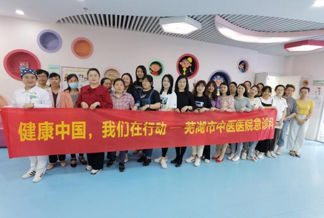 【我為群眾辦實(shí)事】內(nèi)科第四黨支部組織組織志愿者送急救科普進(jìn)校園(圖1)