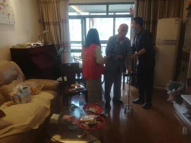 【我為群眾辦實事】我院走訪高齡腦?；颊?，中醫(yī)藥制劑暖人心(圖3)