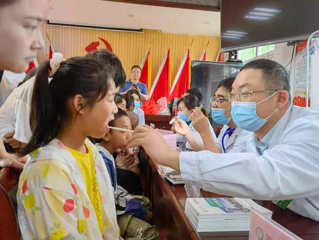 【我為群眾辦實事】關(guān)愛兒童守護健康 大型專題義診在行動(圖3)
