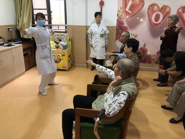 關(guān)注老年群體，健康與愛(ài)同行——我院老年醫(yī)學(xué)科走進(jìn)頤樂(lè)堂老年公寓(圖2)