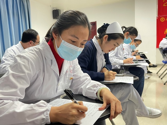 我院內(nèi)科四支部、內(nèi)科八支部、內(nèi)科九支部聯(lián)合開展“黨史知識(shí)競(jìng)賽”(圖3)