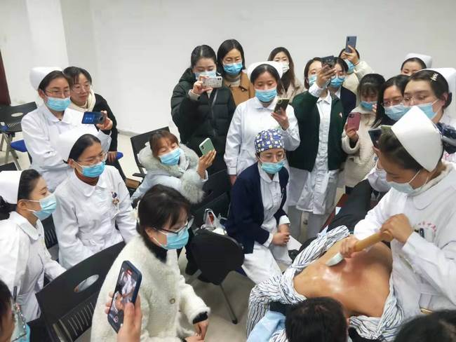 分享中醫(yī)技能  弘揚中醫(yī)文化 ——記院中醫(yī)護理小組開展新技術(shù)理論授課及操作示教活動(圖3)
