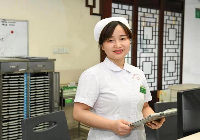 “既然選擇，就要做到最好” ——記蕪湖市中醫(yī)醫(yī)院推拿科主管護(hù)師楊小榮(圖1)
