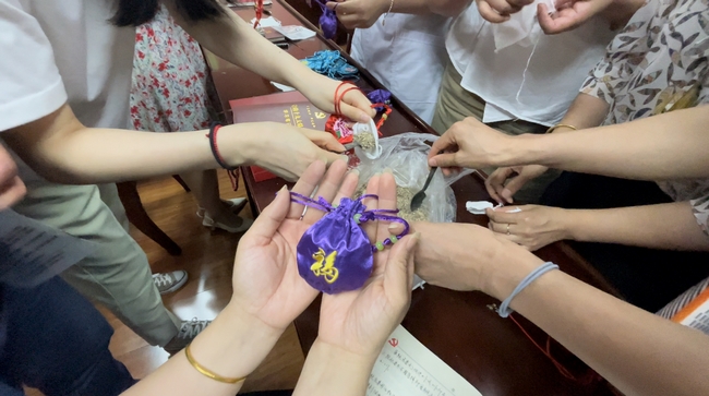 行政一支部開(kāi)展“紅心向黨 初心不改”集體“政治生日”主題黨日活動(dòng)(圖5)
