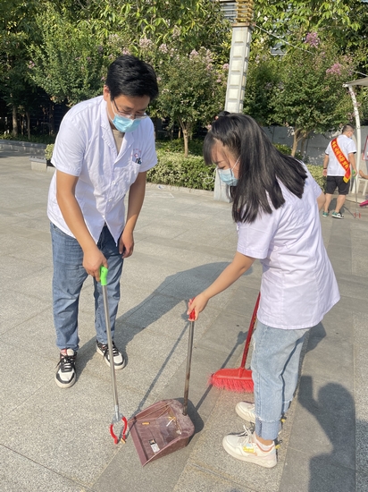 干凈清潔看我的 志愿服務(wù)在行動 ——我院團委組織開展志愿者服務(wù)活動(圖4)