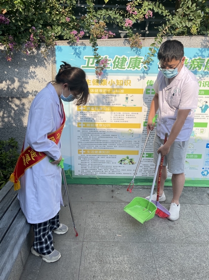 干凈清潔看我的 志愿服務(wù)在行動 ——我院團委組織開展志愿者服務(wù)活動(圖5)