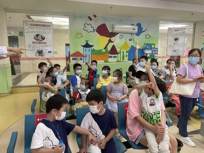 我院內(nèi)八支部開展兒科夏季傳染病防治夏令營活動(圖5)