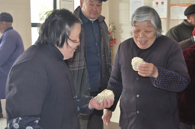 三月學(xué)雷鋒，愛心送老人——我院組織主題通訊員活動(dòng)(圖3)