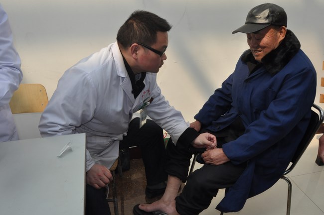 三月學(xué)雷鋒，愛心送老人——我院組織主題通訊員活動(dòng)(圖5)