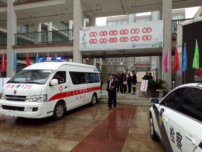 我院醫(yī)護人員為考生保駕護航(圖1)