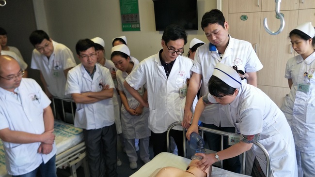 責(zé)任在心，警鐘長鳴————我院組織院內(nèi)應(yīng)急急救演練(圖4)