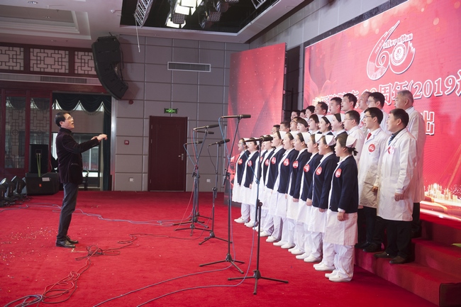 薪傳甲子 筑夢(mèng)遠(yuǎn)航――我院舉辦院慶60周年文藝演出(圖16)