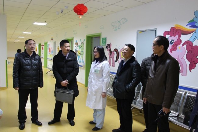 節(jié)前市衛(wèi)計委副主任王少華一行調(diào)研卒中、胸痛等五大中心建設(shè)情況(圖1)
