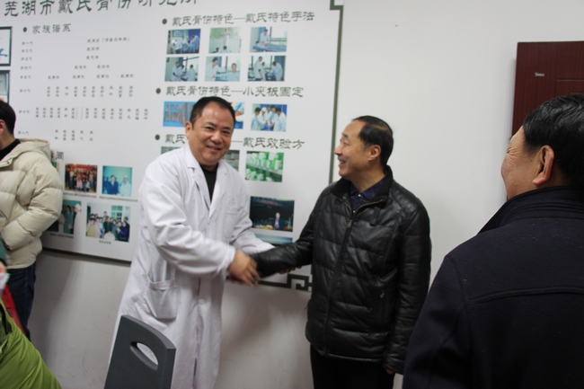 新春伊始，院領(lǐng)導(dǎo)班子慰問一線醫(yī)護(hù)職工(圖6)