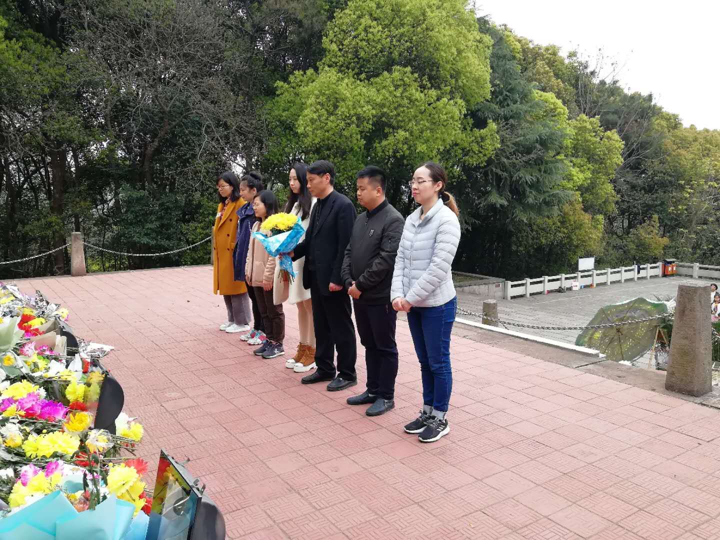 清明時節(jié)祭英烈——制劑支部組織愛國主義主題當(dāng)日活動(圖2)