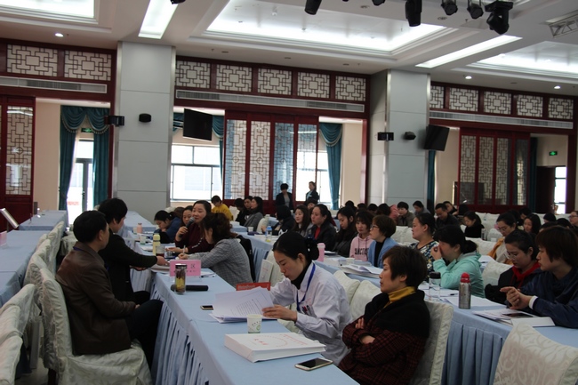 發(fā)揚民主，凝聚共識，科學決策——各代表團分組討論(圖4)