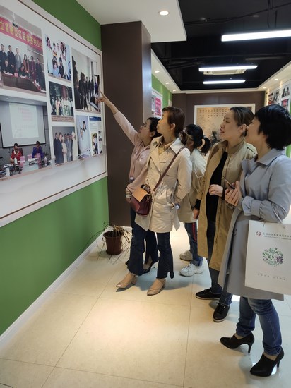 見證發(fā)展變遷 傳承中醫(yī)文化-----弋江橋街道社區(qū)衛(wèi)生服務中心來我院院史館參觀(圖2)