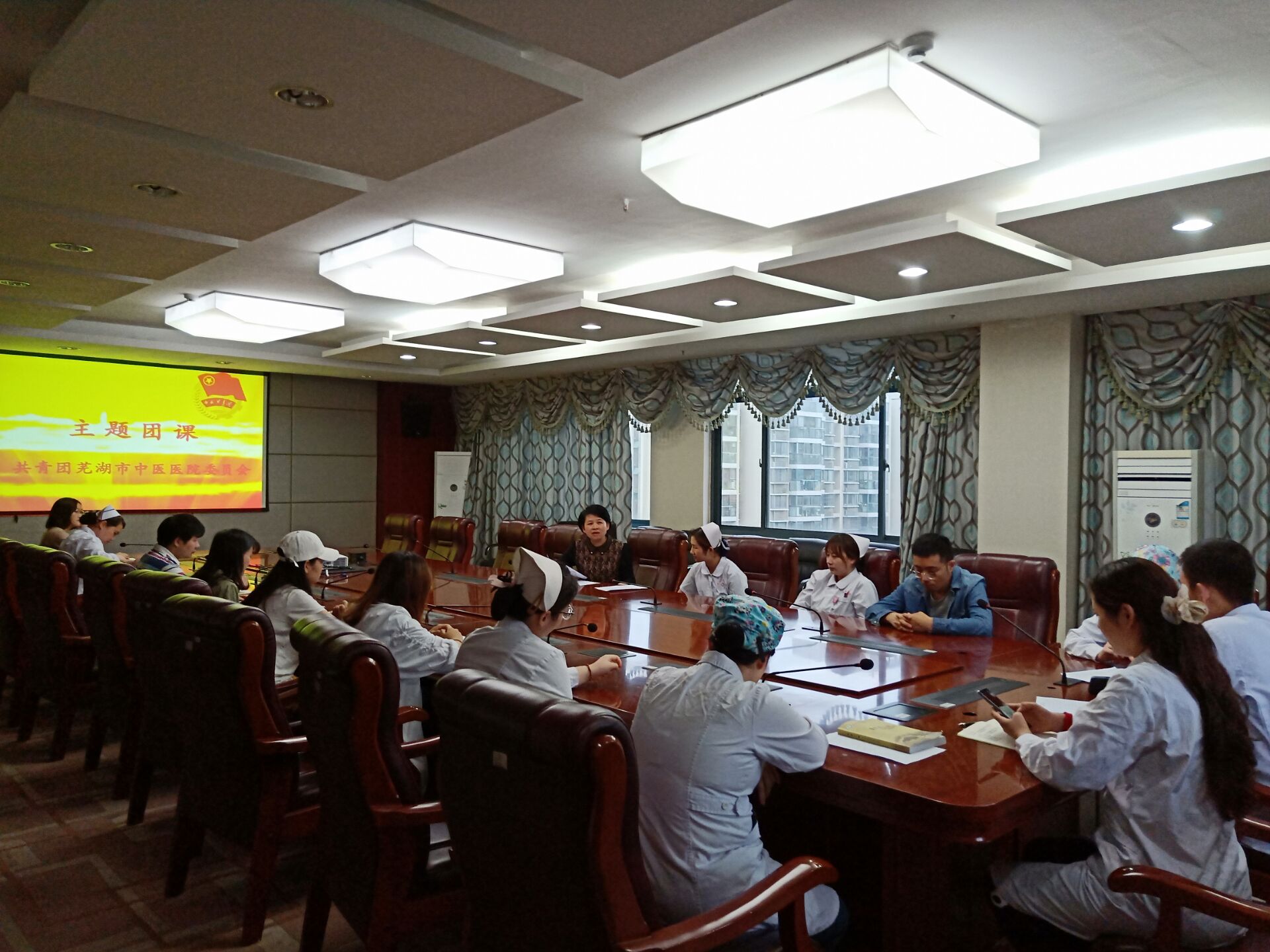 我院召開“青春心向黨，建功新時代”主題團課(圖2)