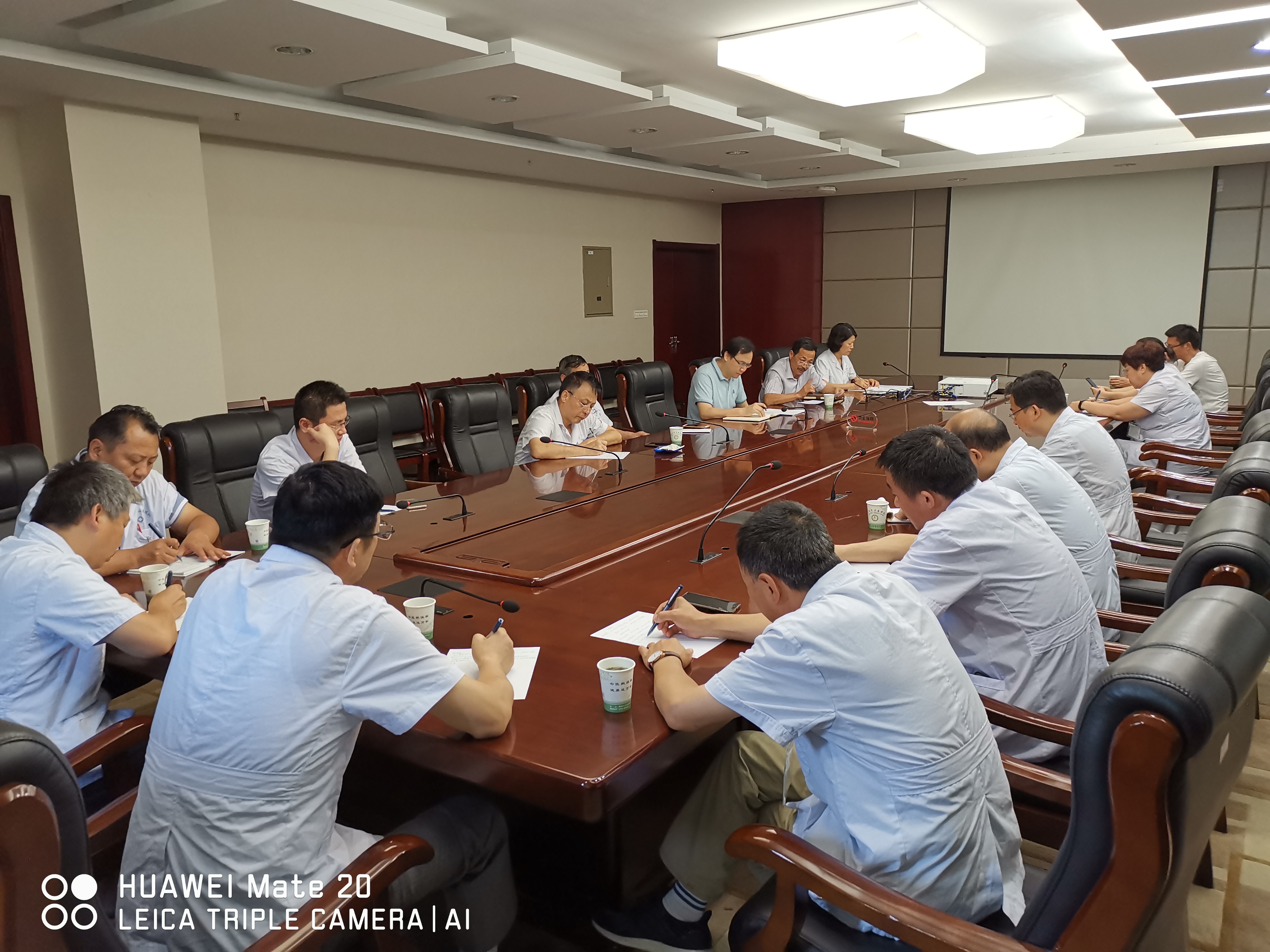 我院開展圍術(shù)期醫(yī)療安全與院感管理會議(圖2)