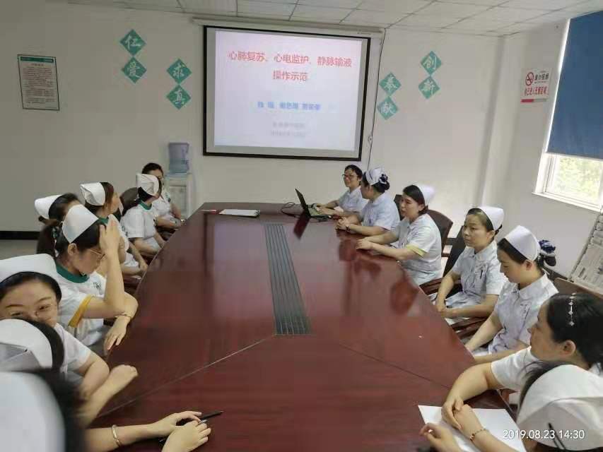 護理部組織市護理技能大賽獲獎護士深入醫(yī)聯(lián)體社區(qū)開展技術(shù)指導(dǎo)(圖2)