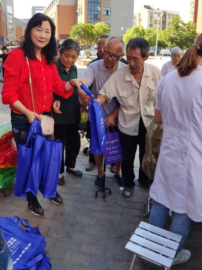 “不忘初心 牢記使命”服務百姓健康行動 ----市中醫(yī)醫(yī)院弋江區(qū)聯(lián)體進社區(qū)白馬中心義診活動紀實(圖6)