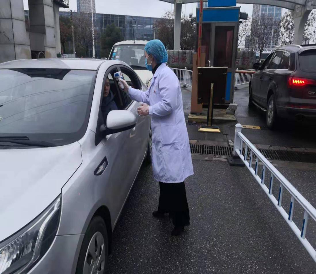 【讓黨旗在防控一線高高飄揚】疫情防控，黨員志愿者在行動！(圖7)