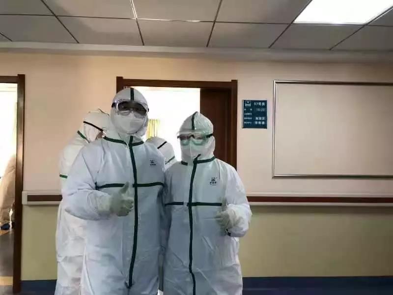 【讓黨旗在防控一線高高飄揚】戰(zhàn)勝病魔！一個都不少平安歸隊！——蕪湖市首批援助湖北醫(yī)療隊隊員的“前線日記”(圖5)