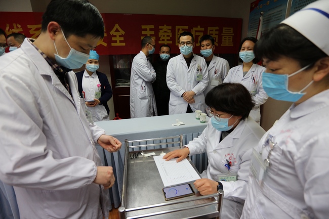 “不忘初心，牢記使命” ——外科二支部開展臨床打結(jié)比賽主題黨日活動(dòng)(圖2)