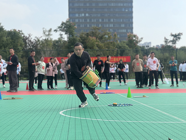 凝心聚力  “醫(yī)”路同行——我院職工代表隊參加校第20屆運動會開幕式和教職工趣味運動會(圖4)