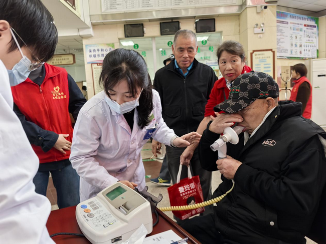 黨建引領(lǐng)醫(yī)路同行，堅守初心共護健康——呼吸與危重癥醫(yī)學(xué)科黨支部與南陵縣中醫(yī)醫(yī)院內(nèi)科黨支部聯(lián)合開展共建活動(圖4)