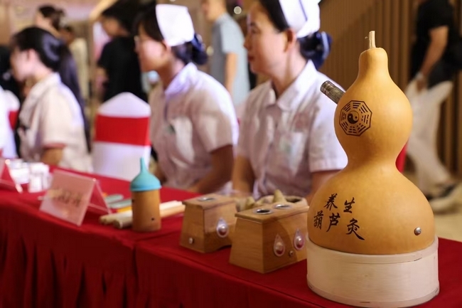 中醫(yī)護(hù)理操作2 (Copy).jpg