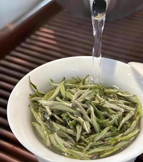 白茶 (Copy).jpg