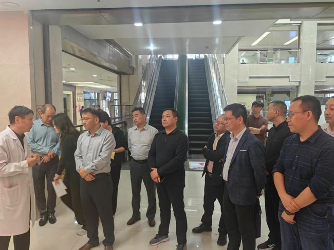 六安市裕安區(qū)衛(wèi)健工委來院調(diào)研緊密型城市醫(yī)聯(lián)體建設(shè)工作(圖3)